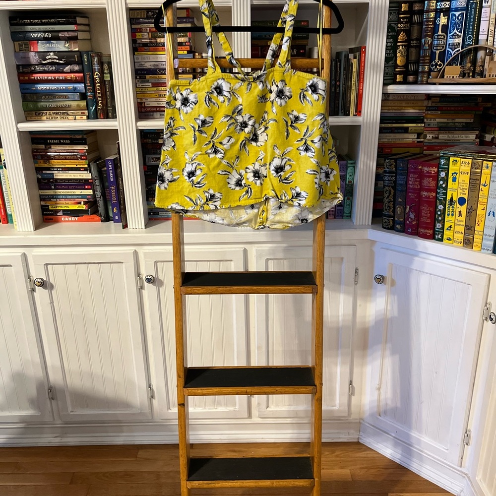 Banana Republic Linen-Blend Twisted Halter Top in Yellow Floral - Picture 5 of 9